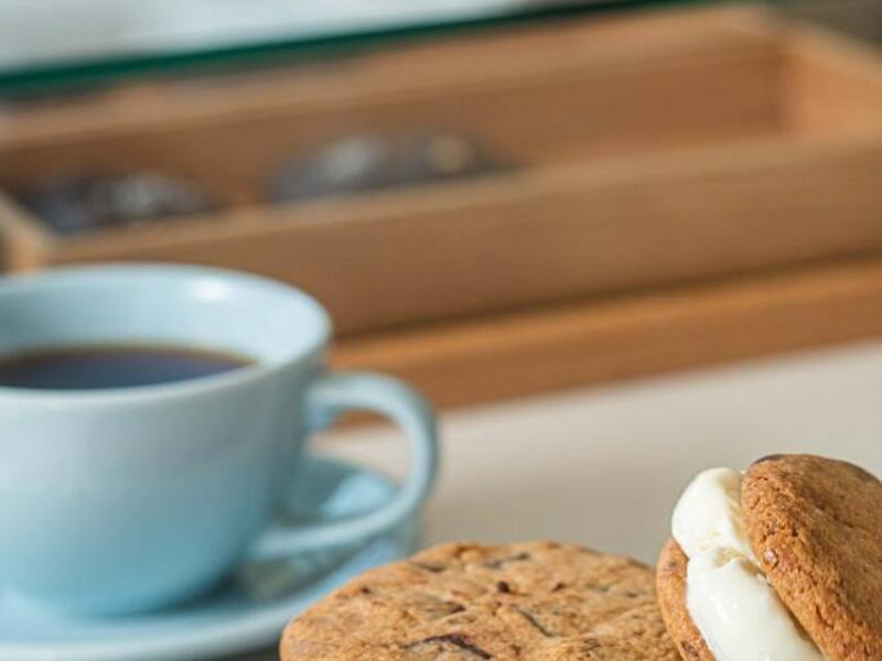 Calmô, cafés e cookies