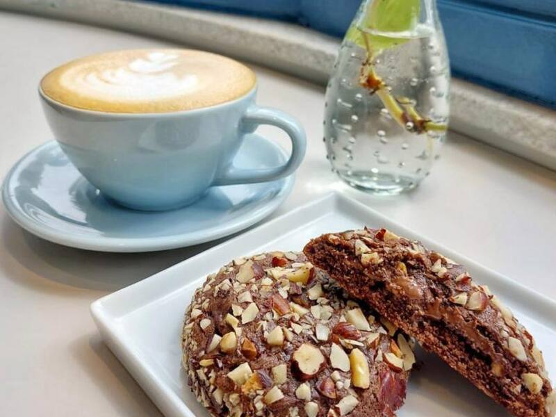 Calmô, cafés e cookies